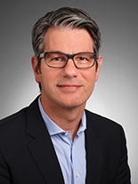 Portraitbild von Lukas Weibel